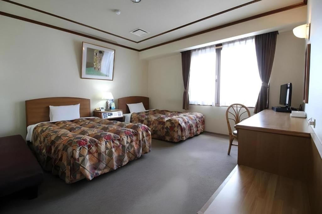 Neyagawa Trend Hotel Osaka Exterior photo