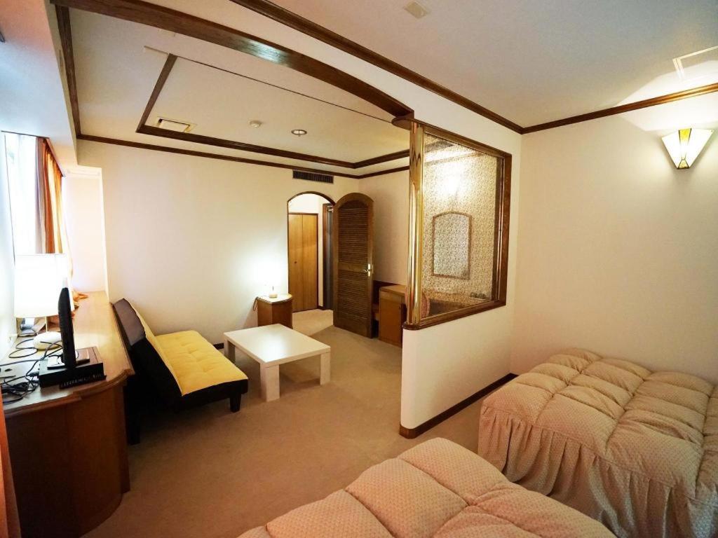 Neyagawa Trend Hotel Osaka Exterior photo