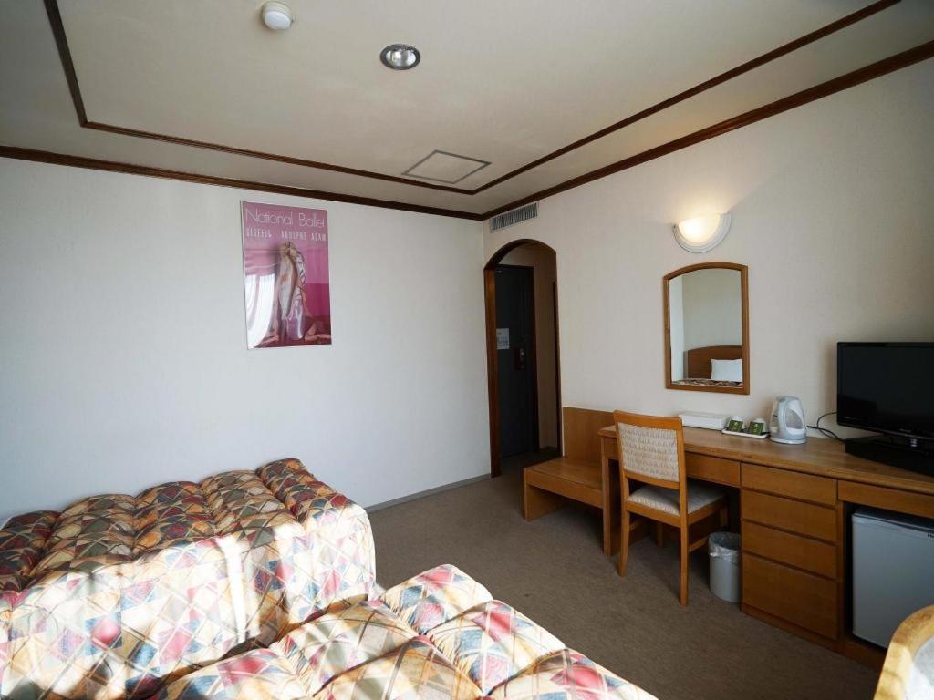 Neyagawa Trend Hotel Osaka Exterior photo